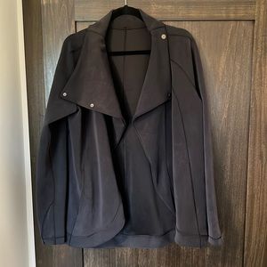 Lululemon Wrap, size 12, Black